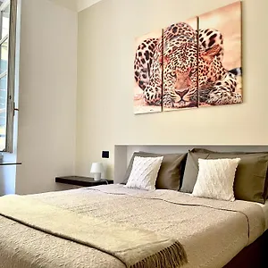 https://charming-como.it-lombardy.com
